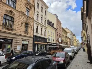 Pronájem obchodního prostoru, Plzeň, Bezručova, 35 m2