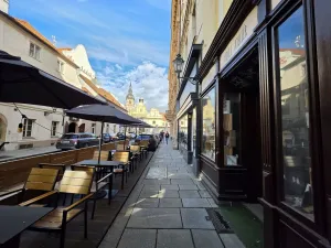 Pronájem obchodního prostoru, Plzeň, Bezručova, 35 m2