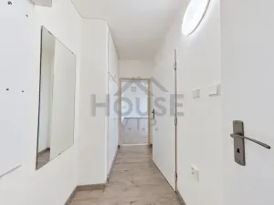 Prodej bytu 2+1, Praha - Modřany, U zastávky, 54 m2