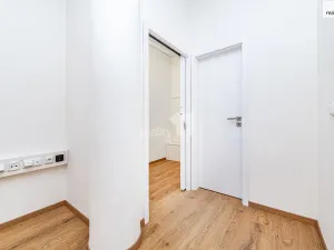 Pronájem bytu 1+kk, Praha - Vršovice, Smolenská, 48 m2
