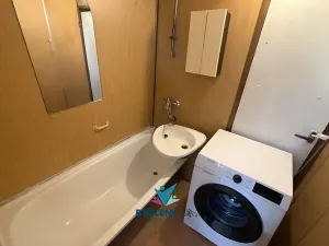 Prodej bytu 2+1, Krupka, Karla Čapka, 62 m2