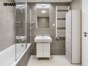 Pronájem bytu 2+kk, Praha - Holešovice, Jankovcova, 52 m2