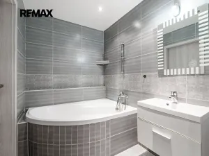 Prodej bytu 3+kk, Praha - Petrovice, Rezlerova, 64 m2