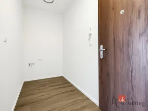 Pronájem bytu 1+kk, Hradec Králové, Na Střezině, 35 m2
