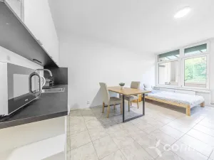 Prodej bytu 1+kk, Praha - Zbraslav, Spojařů, 32 m2