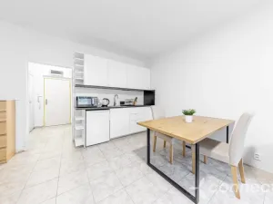 Prodej bytu 1+kk, Praha - Zbraslav, Spojařů, 32 m2