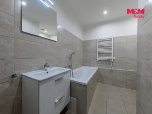 Prodej bytu 2+1, Ostrov, Lidická, 61 m2