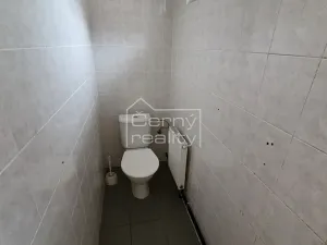 Pronájem obchodního prostoru, Pardubice, Habřinská, 92 m2