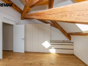 Pronájem bytu 2+kk, Praha - Nusle, Vrtbova, 62 m2