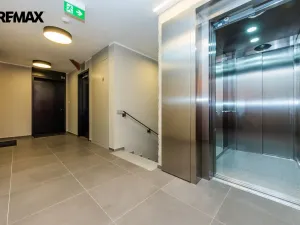 Pronájem bytu 2+kk, Praha - Nusle, Vrtbova, 62 m2