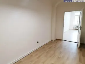 Pronájem kanceláře, Frýdek-Místek, Zámecké nám., 84 m2