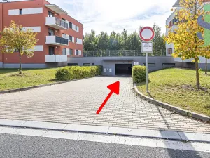 Prodej garážového stání, Praha - Háje, Loosova, 19 m2