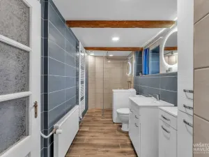 Prodej rodinného domu, Hořiněves - Žíželeves, 211 m2