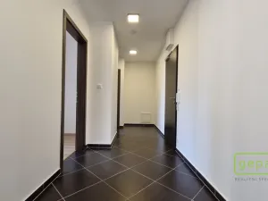 Pronájem bytu 3+kk, Praha - Vysočany, Pod Harfou, 85 m2