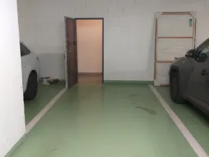Pronájem garážového stání, Praha - Hloubětín, Modrého, 16 m2