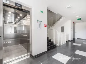 Pronájem bytu 3+kk, Praha - Vysočany, Strnadových, 89 m2