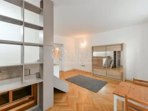 Pronájem bytu 2+kk, Praha - Nusle, Táborská, 56 m2