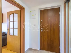 Pronájem bytu 1+kk, Dolní Břežany, Ke Kapličce, 30 m2