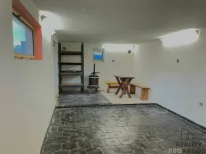 Prodej garáže, Mutěnice, 66 m2