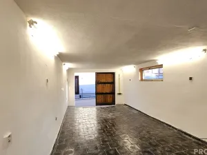 Prodej garáže, Mutěnice, 66 m2
