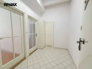 Pronájem bytu 2+kk, Praha - Vršovice, Košická, 46 m2