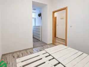 Pronájem bytu 2+kk, Praha - Libeň, Sokolovská, 48 m2