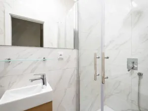Pronájem bytu 2+kk, Praha - Košíře, Holečkova, 36 m2