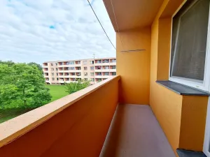 Pronájem bytu 1+1, Hrušovany u Brna, Sídliště, 35 m2