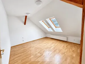 Pronájem bytu 2+kk, Praha - Nové Město, Mlynářská, 72 m2