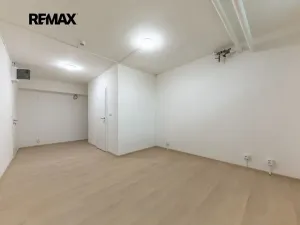 Prodej kanceláře, Praha - Střížkov, Děčínská, 45 m2