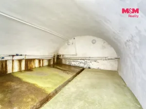 Prodej obchodního prostoru, Hradec Králové - Svinary, Podhůrská, 633 m2
