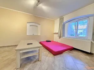 Pronájem bytu 2+1, Holubice, V Průhonu, 50 m2
