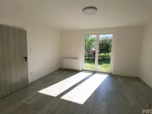 Pronájem bytu 2+1, Komorní Lhotka, 60 m2