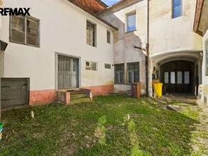 Prodej rodinného domu, Český Brod, nám. Arnošta z Pardubic, 150 m2