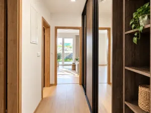 Pronájem bytu 2+kk, Praha, Haenkeho, 43 m2
