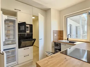 Prodej bytu 2+kk, Bystřice nad Pernštejnem, Masarykovo náměstí, 65 m2