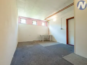 Pronájem komerční nemovitosti, Chroboly, 21 m2