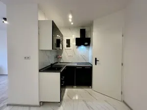 Pronájem bytu 1+kk, Praha - Smíchov, Křížová, 38 m2