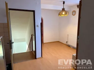 Prodej rodinného domu, Lnáře, 205 m2