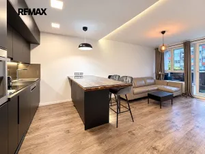Pronájem bytu 2+kk, Praha - Vysočany, Pod Harfou, 55 m2