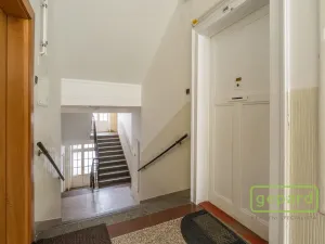 Prodej bytu 2+kk, Praha, V háji, 58 m2