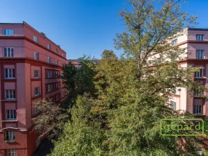 Prodej bytu 2+kk, Praha, V háji, 58 m2