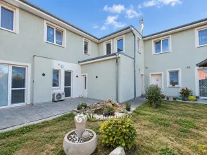 Prodej bytu 2+kk, Znojmo - Oblekovice, Oblekovická, 57 m2