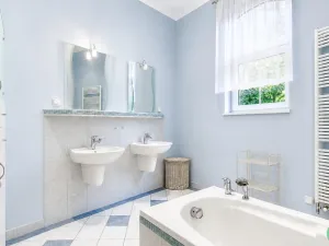 Pronájem vícegeneračního domu, Praha - Písnice, Putimská, 1500 m2