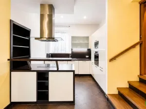 Pronájem vícegeneračního domu, Praha - Písnice, Putimská, 1500 m2