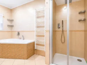 Pronájem vícegeneračního domu, Praha - Písnice, Putimská, 1500 m2