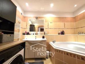 Prodej bytu 3+1, Bruntál, Dolní, 67 m2