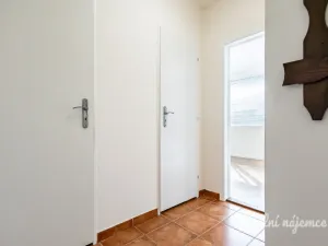 Pronájem bytu 1+1, Praha - Prosek, Jetřichovická, 29 m2
