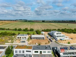 Prodej rodinného domu, Podolanka, Za Kovárnou, 150 m2