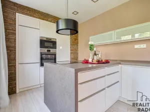 Prodej bytu 2+kk, Ostrava, Vrázova, 79 m2